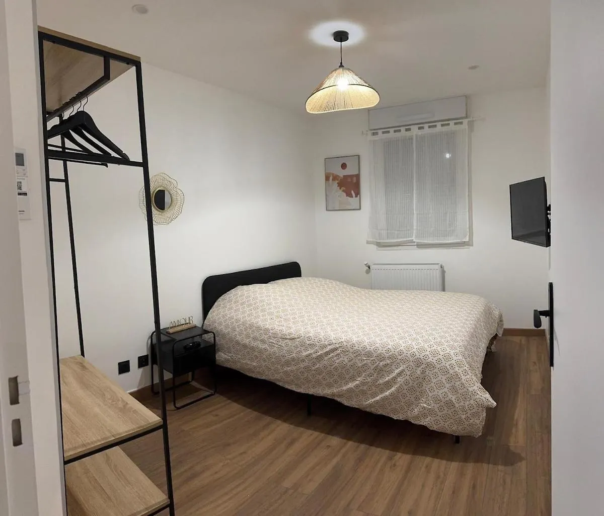 Joli Appartement T4 Fontaines-sur-Saone Apartment