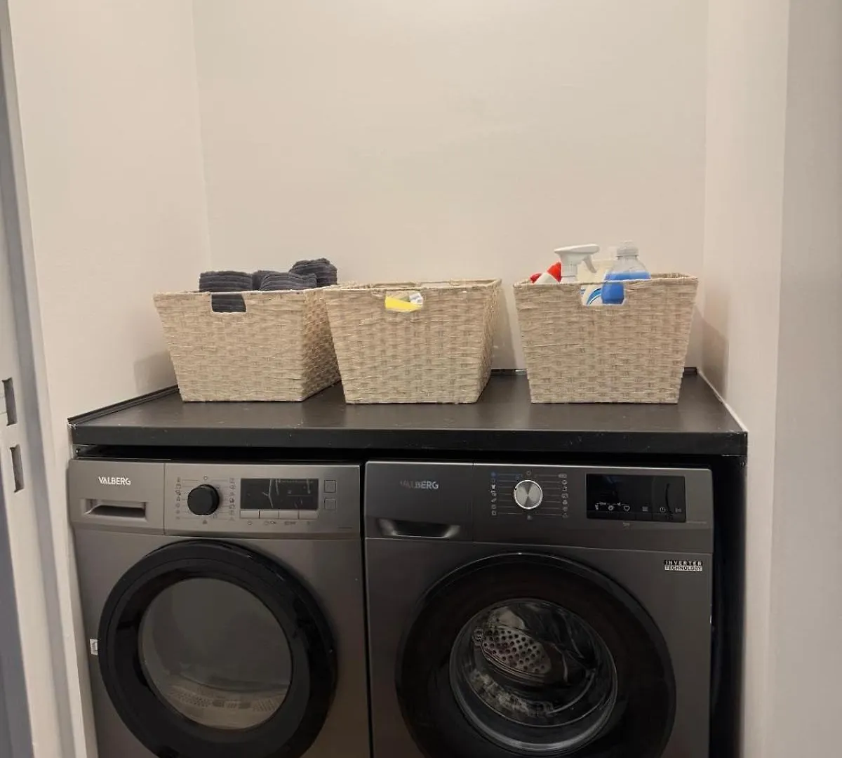 Joli Appartement T4 Fontaines-sur-Saone 0*,  France